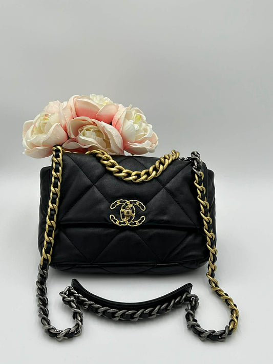 Chanel 19 Black